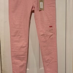 NWT Levi’s Soft Pink Denim Jeans